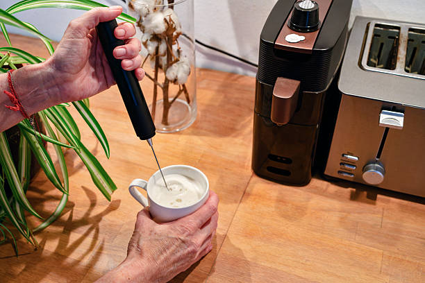 handheld milk frother