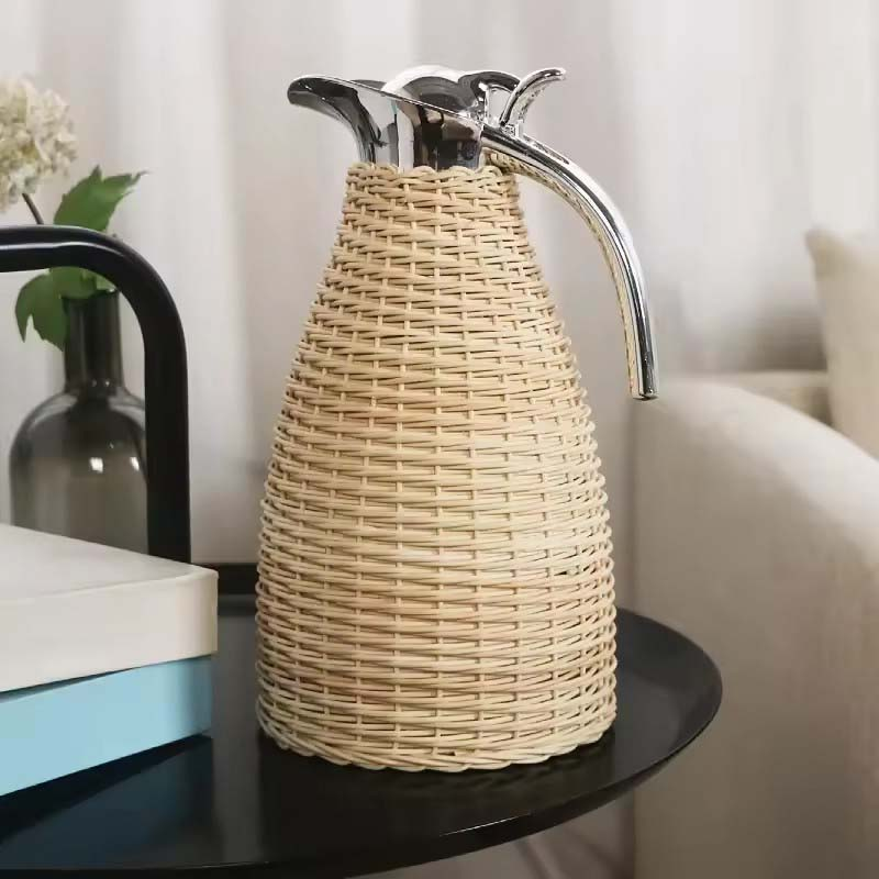vacuum insulated thermal flask